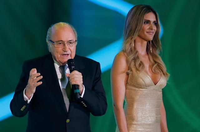 Blatter és a csinos műsorvezetőnő