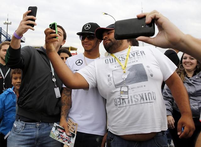 A két vb-aspiráns közül Hamilton sokkal népszerűbb Brazíliában, mint Rosberg