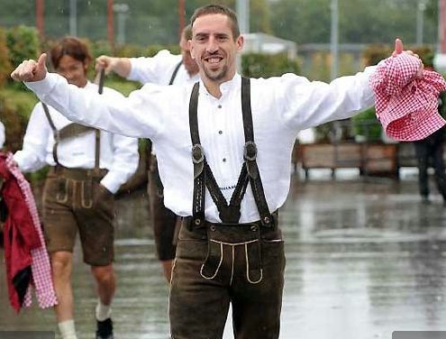 Franck Ribéryt az eső sem tudja lelombozni (forrás: bild.de)