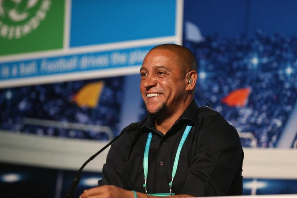 Roberto Carlos a Foci a barátságért fórumán beszélt az esélyekről (Fotó: F4F)