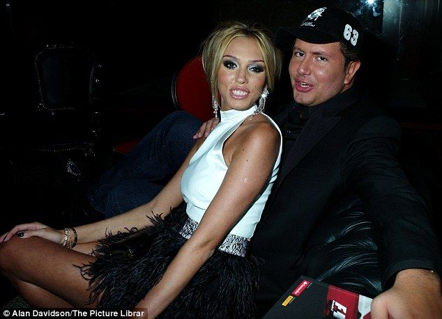 Petra Ecclestone és vőlegénye, James Stunt (forrás: dailymail.co.uk)