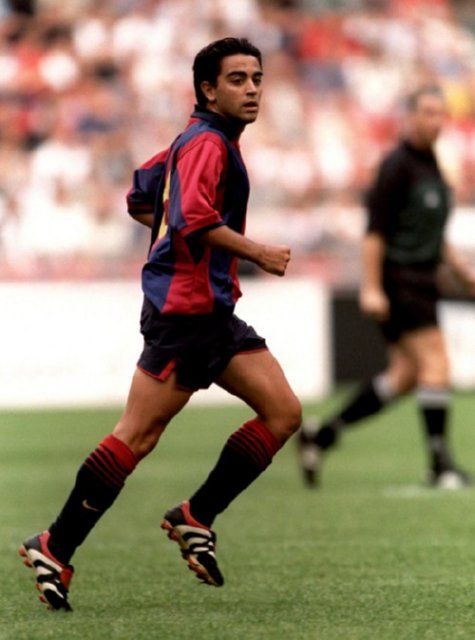 Xavi a 2000. augusztusi Amsterdam  Tournamenten – a Lazio elleni összcsapáson
 (Fotó: whoateallthepies.tv)