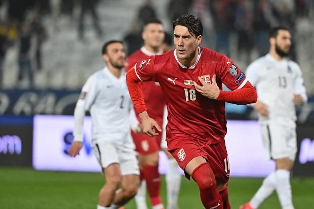 A szerb válogatottban 14 találkozót és 7 gólt számlál – a 2022-es vb sztárja lehet (Fotó: AFP)