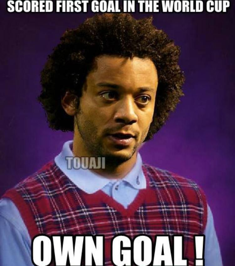 Szegény Marcelo, belövi a vb első gólját, de a saját kapujába (Fotó: dailymail.co.uk)