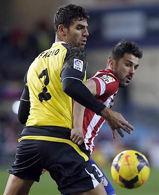 Lehet, hogy Federico Fazio tavasszal már Barcelona-mezben
csatázhat David Villával? (Fotó: Reuters)
