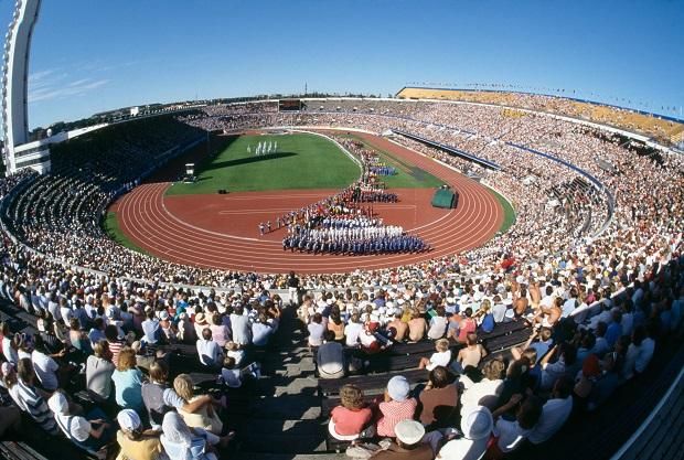 Az 1938-ban elkészült, az 1952-es olimpiára és a vb-re is felújított Olimpiai Stadion