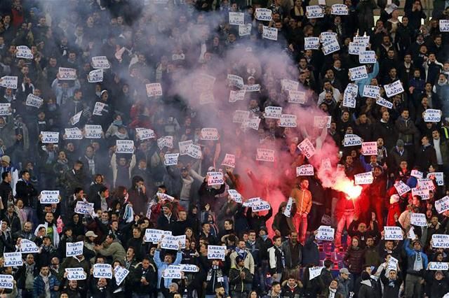 Demonstráló Lazio-drukkerek (Fotó: Reuters)