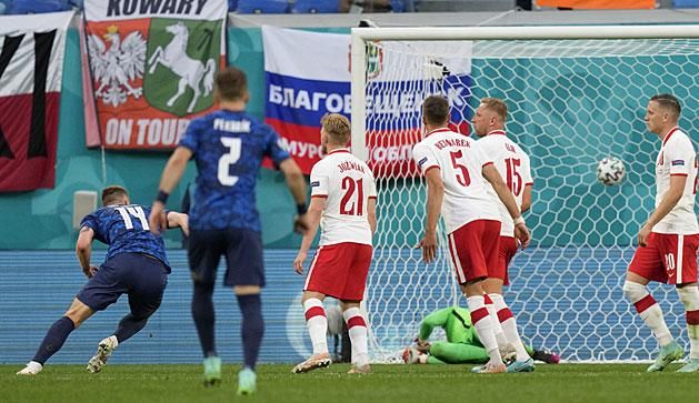 Milan Skriniar (14) lövése nyomán a labda már a hálót púpozza (Fotó: AFP)