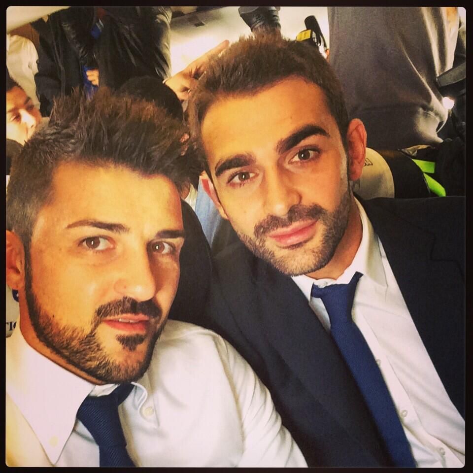David Villa és Adrián útban Lisszabon felé (Forrás: Twitter)