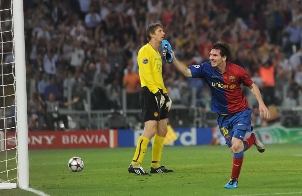 2009: Messi a cipőjét fogja, pedig fejjel vette be Edwin van der Sar kapuját a BL-fináléban