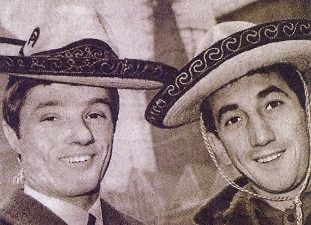 Sombrerós fotó Göröcs Jánossal – a kép a nagyválogatott korábbi dél-amerikai túráján készült. Varga (balra) ekkor még hazajött