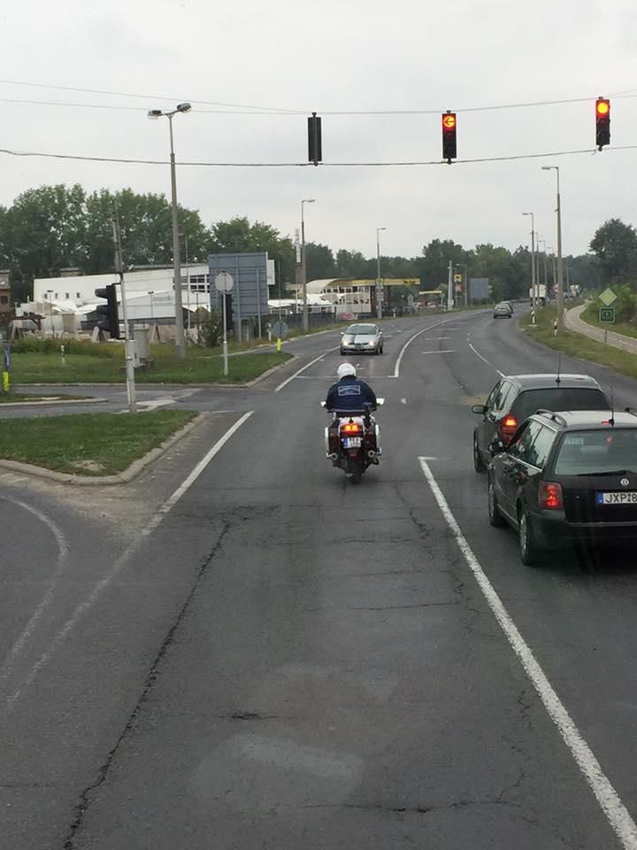 Rendőri felvezetéssel indultak a győriek Bécs felé (Fotók: a Győri Audi ETO KC hivatalos Facebook-oldala)