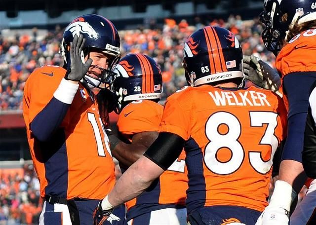 Peyton Manning már 45 TD-passznál jár, Wes Welker viszont agyrázkódást szenvedett (Fotó: Action Images)