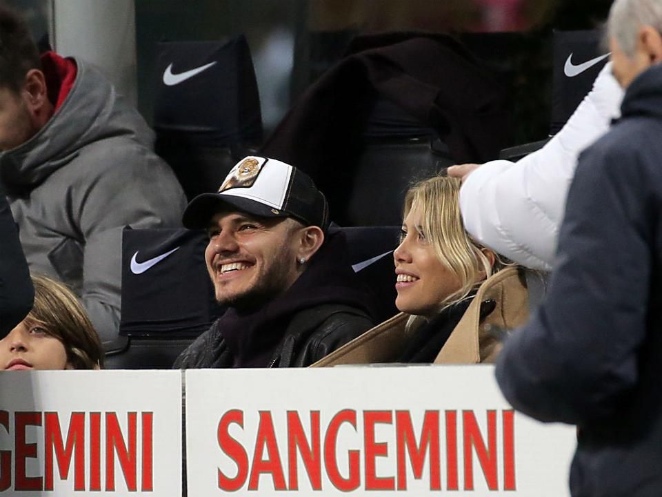 Mauro Icardi és felesége, Wanda Nara az Inter hétvégi bajnokiján (Fotó: AFP)