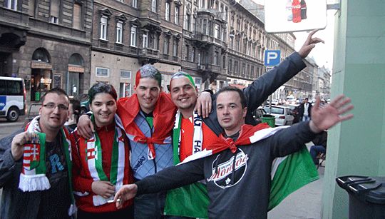 A szurkolók is nagyon várják már a meccset (Fotó: Hegyi  Dániel)