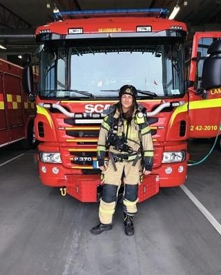 A húga, Frida tűzoltóként dolgozik