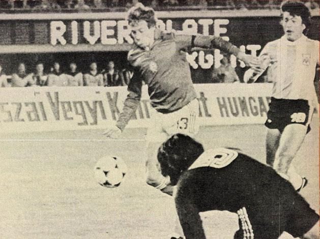 Csapó Károly így lőtt az argentinok kapujába az 1978-as vb-n (Fotó: Képes Sport)