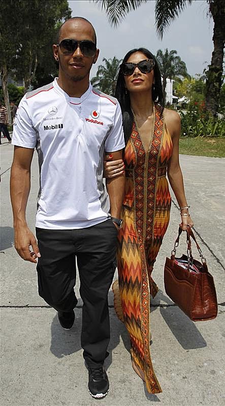 Lewis Hamilton és Nicole Scherzinger a Malajziai Nagydíjon (Fotó: Action Images)