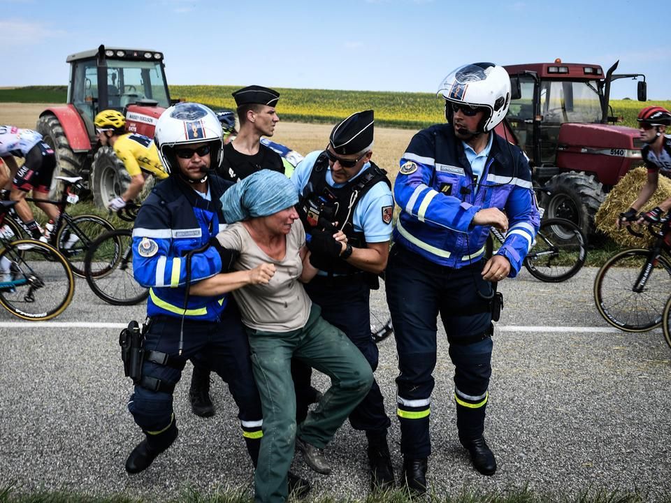 A rendőrök vetettek véget a tüntetésnek (Fotó: AFP)