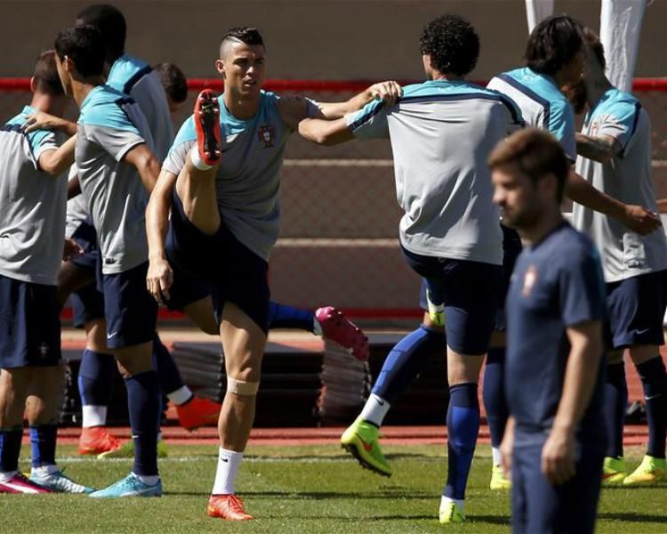 Cristiano Ronaldo új séróval állt edzésbe (Fotó: Action Images)