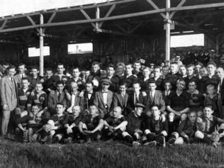 Vasas-focisták az 1920-as évekből