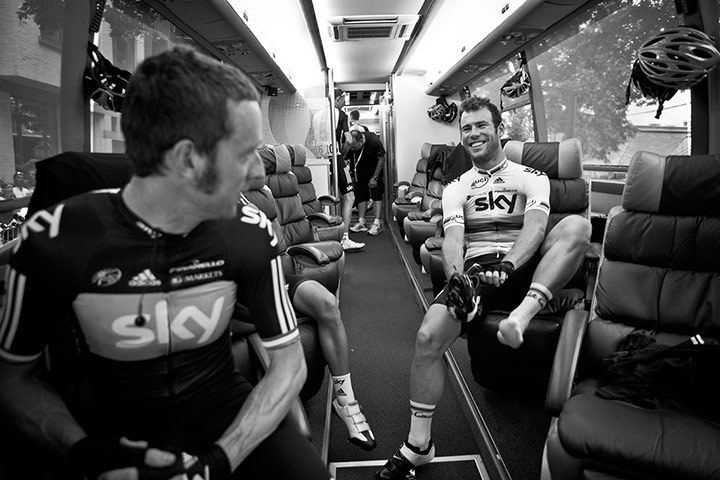 A világbajnok Mark Cavendish próbálja oldani a feszültséget (Fotó: Scott Mitchell/Team Sky Cycling)