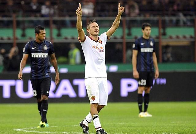 Az ősszel Totti vezetésével 3–0-ra nyert a Roma az Inter otthonában, a kapitány azonban ezúttal nem lehet ott a pályán