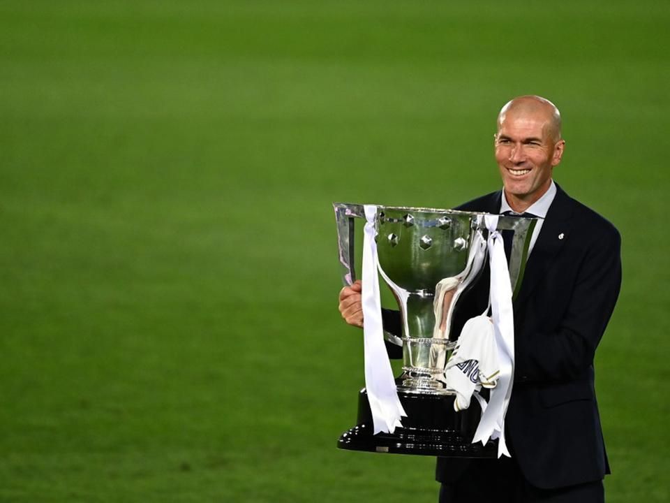 Zidane holtversenyben lett az előző idény legjobb edzője (Fotó: AFP)