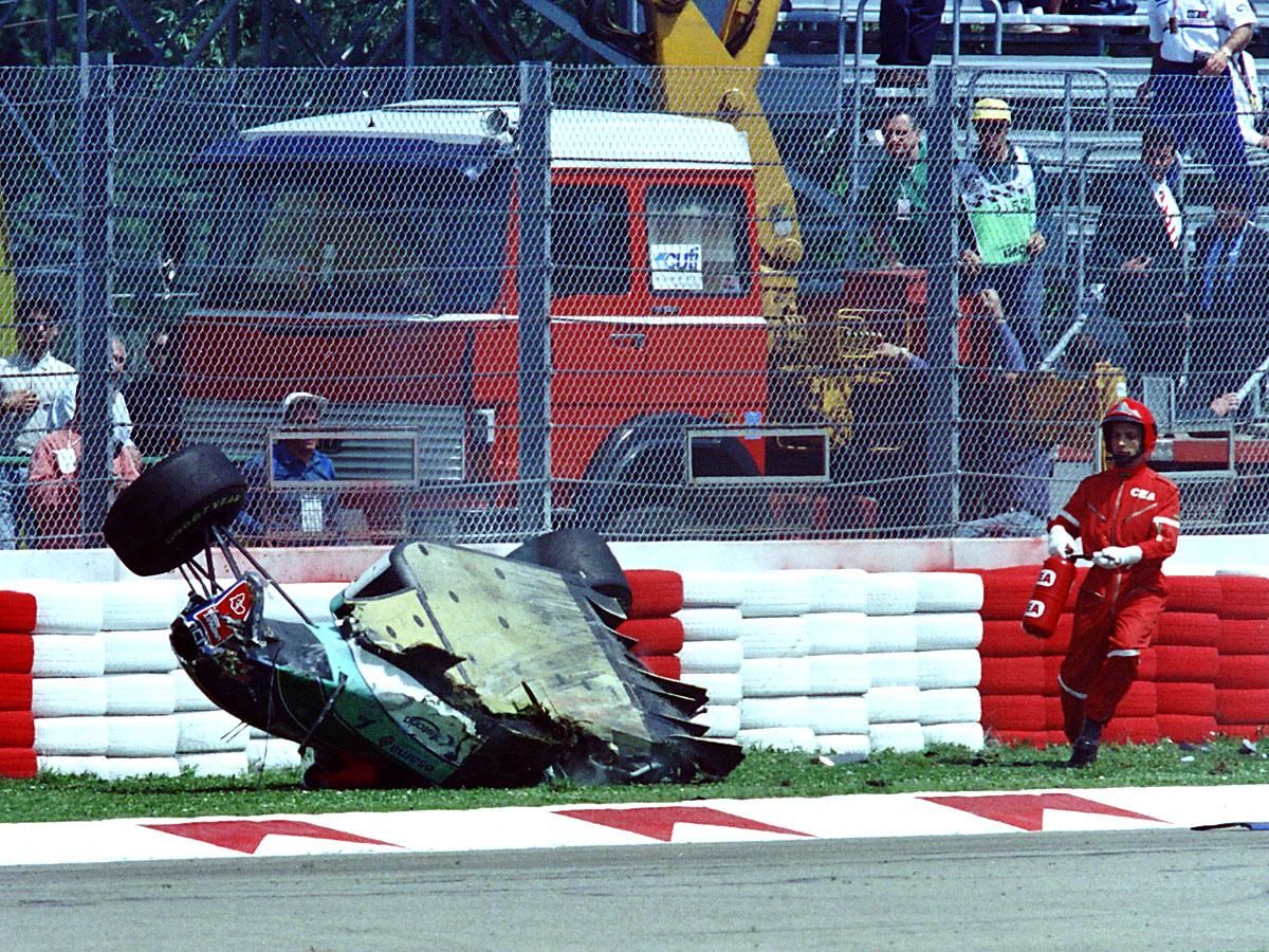 Barrichello még megúszta (Fotó: AFP)