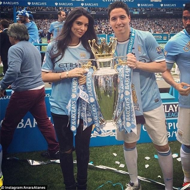 Anara és Samir együtt ünnepelte a bajnoki címet (forrás: Daily Mail)