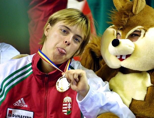 2000: Farkas Ágnes úgy véli, az olimpiai döntő kudarca kellett ahhoz, hogy jobban akarják a sikert, s megnyerjék a következő világverseny, az Eb aranyérmét (Fotó: MTI)