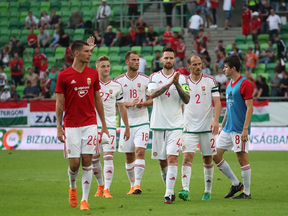 Csalódott magyar játékosok a lefújás után (Fotó: Tumbász Hédi)