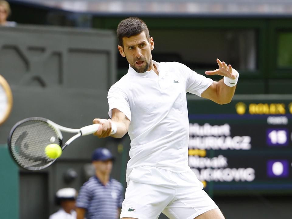 Novak Djokovics a nyolcaddöntőben a lengyel Hubert Hurkacz ellen küzdött, négy rendkívül kiélezett szettben nyert (Fotó: Getty Images)
