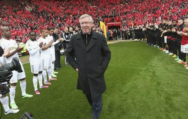 2013. május 12.: Sir Alex Ferguson a Swansea elleni bajnoki mérkőzésen zárta le fantasztikus edzői pályafutását (Fotó: AFP)