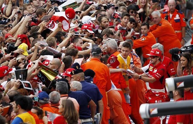 Alonso hihetetlen népszerűségnek örvend Monzában – nem csoda, hogy azt mondja, kitart a Scuderia mellett