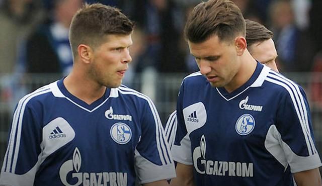 Elsősorban rajtuk múlhat a Schalke támadójátéka: Klaas-Jan Huntelaar és Szalai Ádám (Fotó: bundesliga.com, archív)