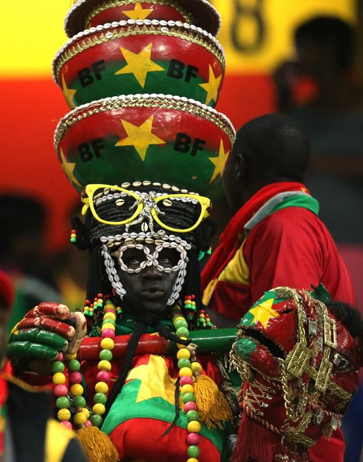 Burkina Fasónak ilyen őrült szurkolója is van. Jól biztatott, mert a „csődörök” a nyolc közé jutottak (forrás: whoateallthepies.com)