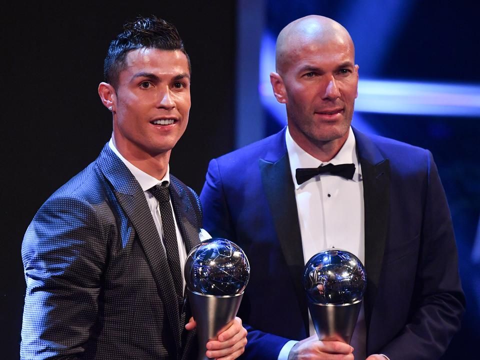 A Real két díjazott sikerkovácsa: Cristiano Ronaldo és Zinédine Zidane (Fotó: AFP)