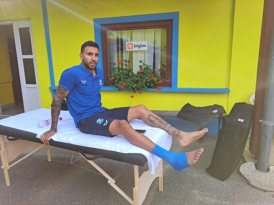Az NK Osijek frissen igazolt jobb oldali védője, a brazil Renan Guedes már az első félidőben megsérült a Petrolul Ploiesti elleni felkészülési mérkőzésen