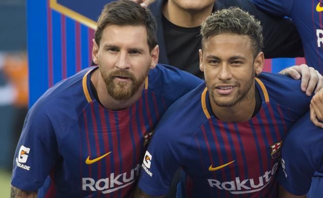 Messi mindent bedobott, hogy meggyőzze Neymart (Fotó: AFP)