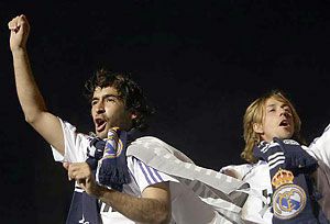 Két nap alatt két legendát veszített el a Real: 
Guti után Raúl is távozott (Fotó: Action Images)