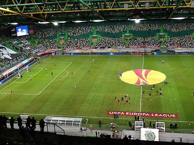 Az Alvalade-stadion készen állt a mérkőzésre a csütörtöki elázás után... (Fotó: Kecskés István)