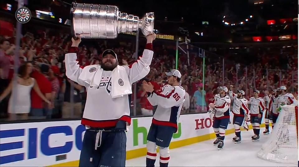 Mellvillantással köszönte meg a Stanley-kupa-győzelmet (Fotó: Reddit)