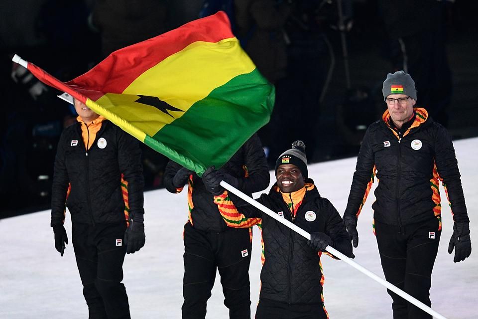 Nem volt nagy vita, hogy ki vigye a ghánai zászlót (Fotó: AFP)