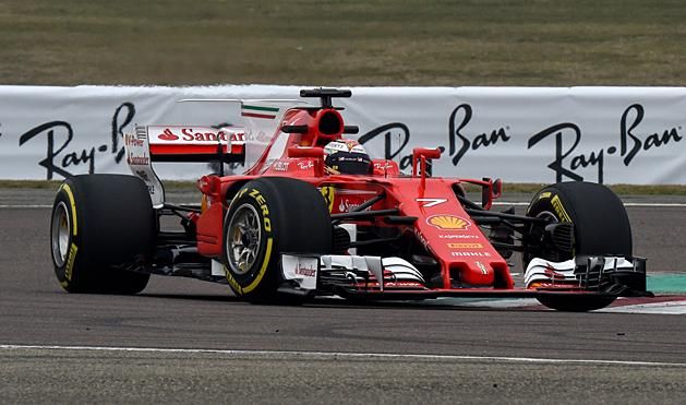 Az első köröket Räikkönen futotta a Ferrarival