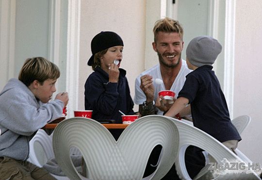 Négy férfi egymás közt (Fotó: Davidbeckham.fans-online.com)