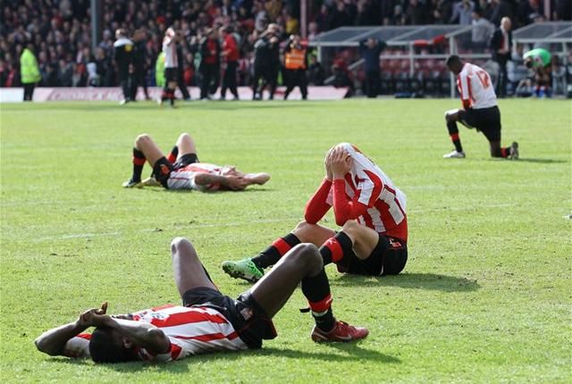 Érthető a Brentford játékosainak bánata... (Fotó: Action Images)