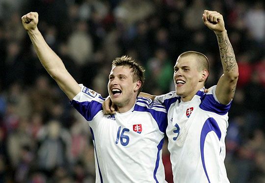 Skrtel (jobbra) és társai már ma este ünnepelhetnek