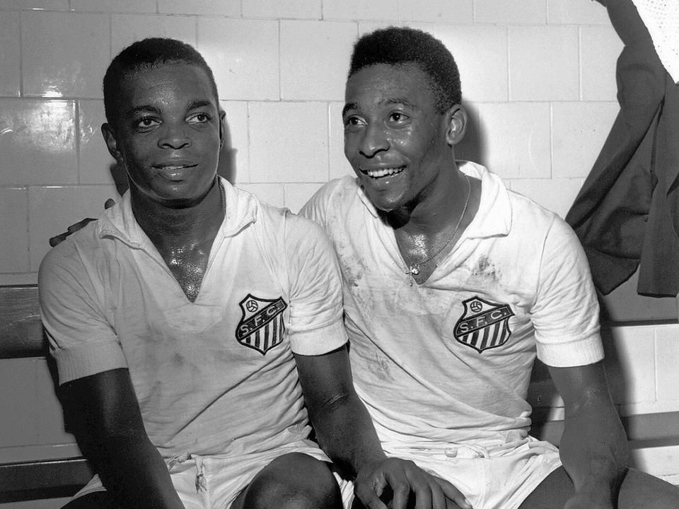 Pelé (jobbra) a góllövés művészóriása, Lima a védekezés professzora volt