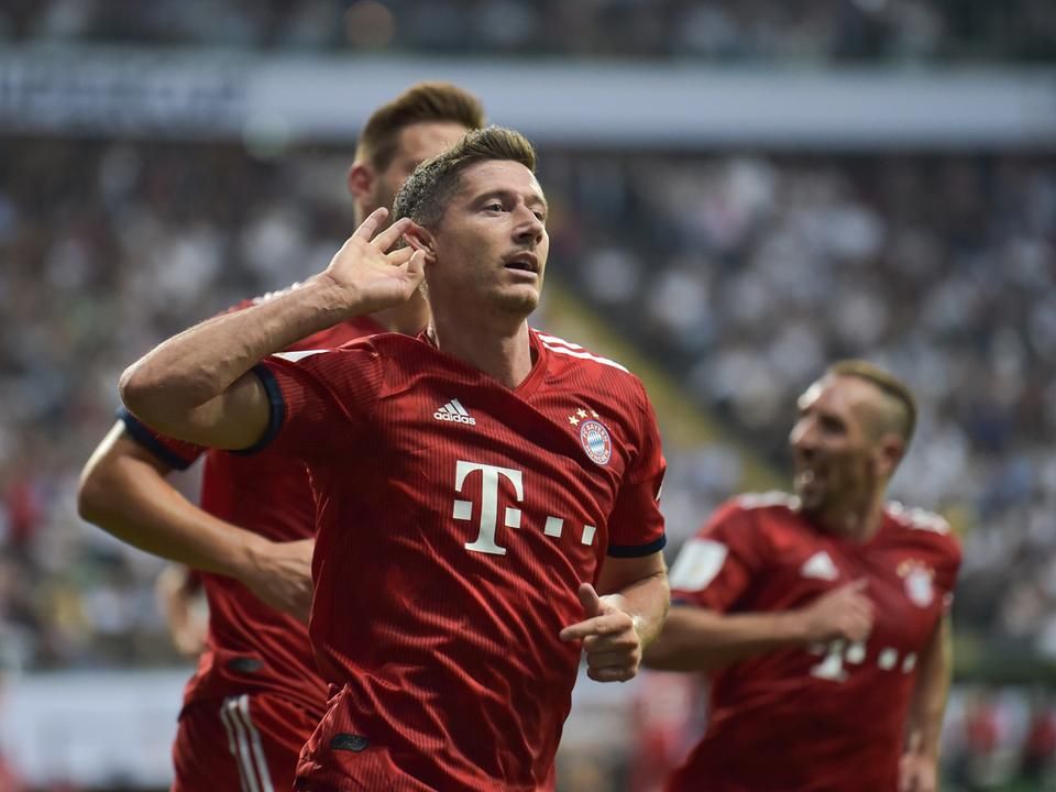 Robert Lewandowski három gólnál állt meg az Eintracht Frankfurt ellen (Fotó: AFP)